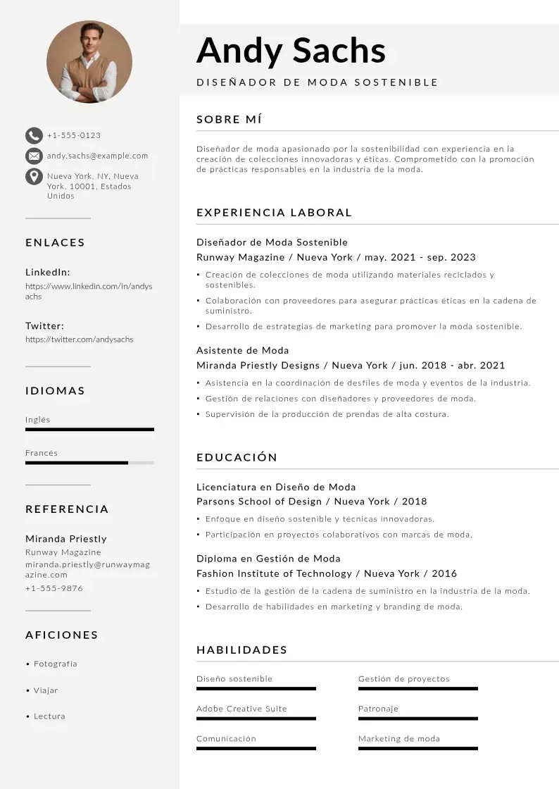 two column disenador-de-moda-sostenible resume example