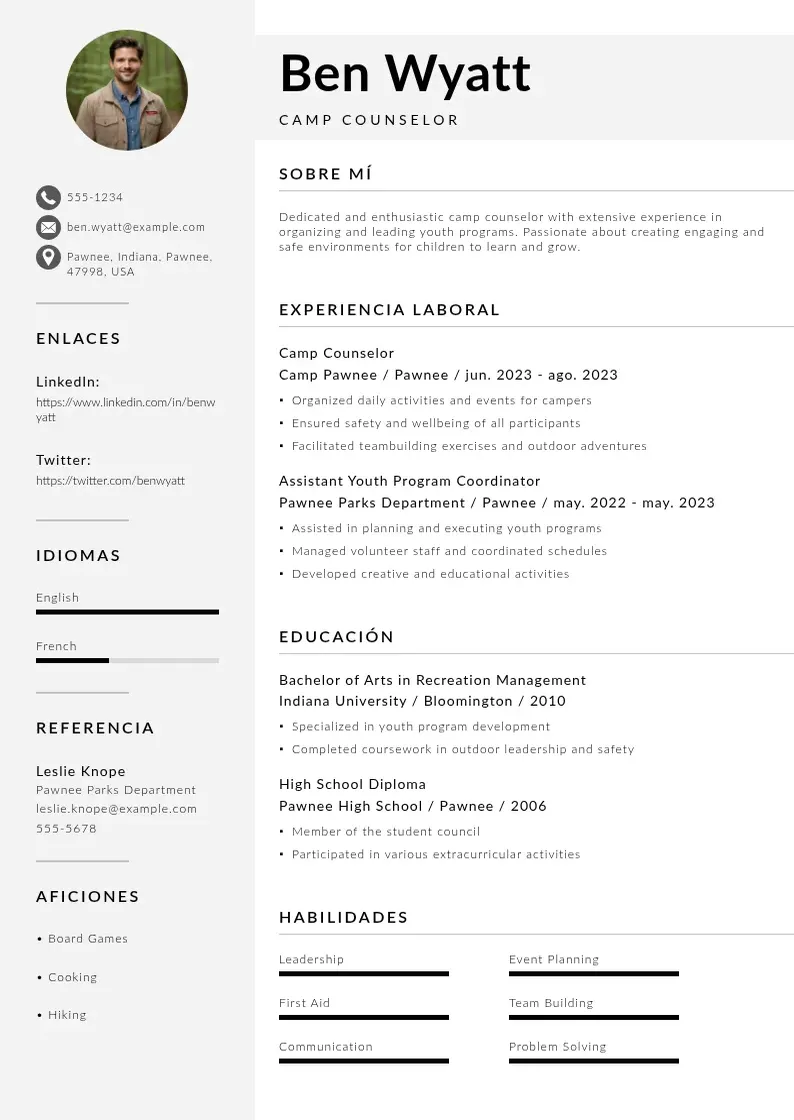 two column cv-consejero-de-campamento resume example