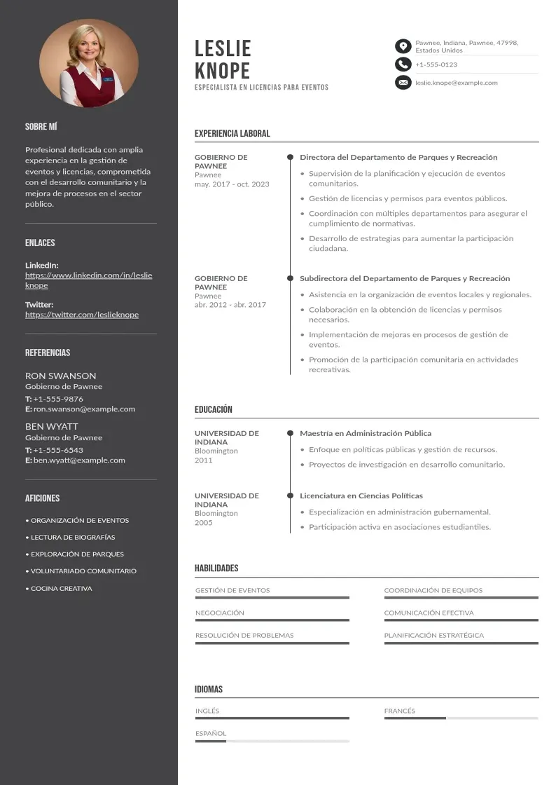 two column especialista-en-licencias-para-eventos resume example