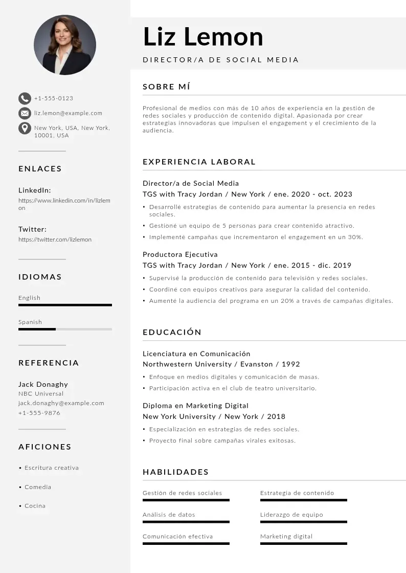 two column directora-de-social-media resume example