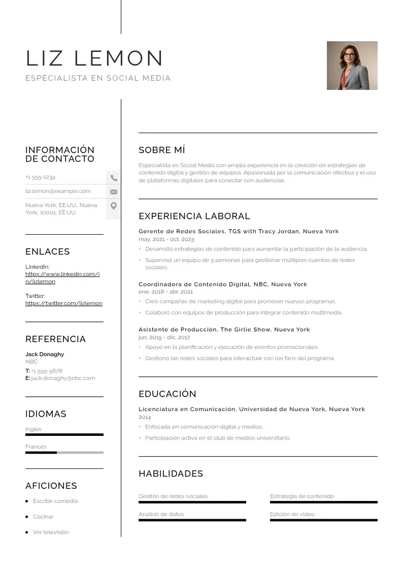 two column especialista-en-social-media resume example