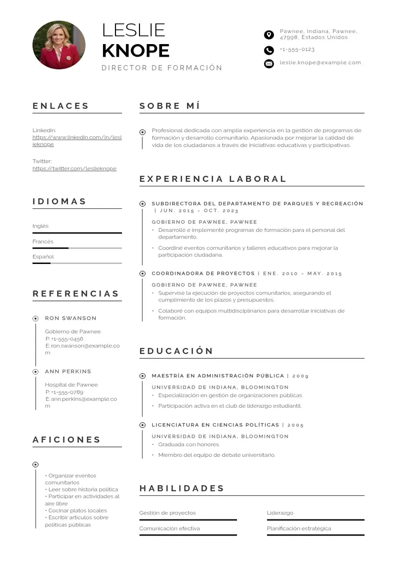 two column director-de-formacion resume example