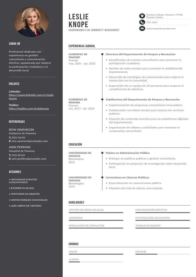 two column coordinadora-de-community-management resume example