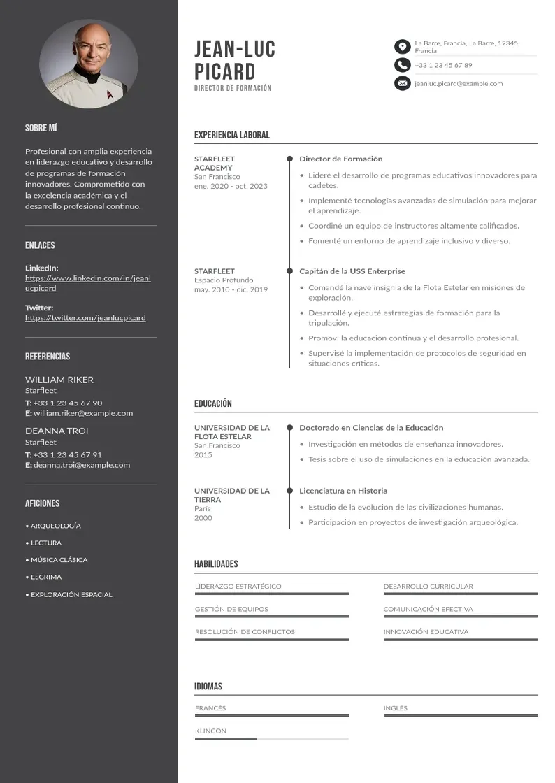 two column director-de-formacion resume example