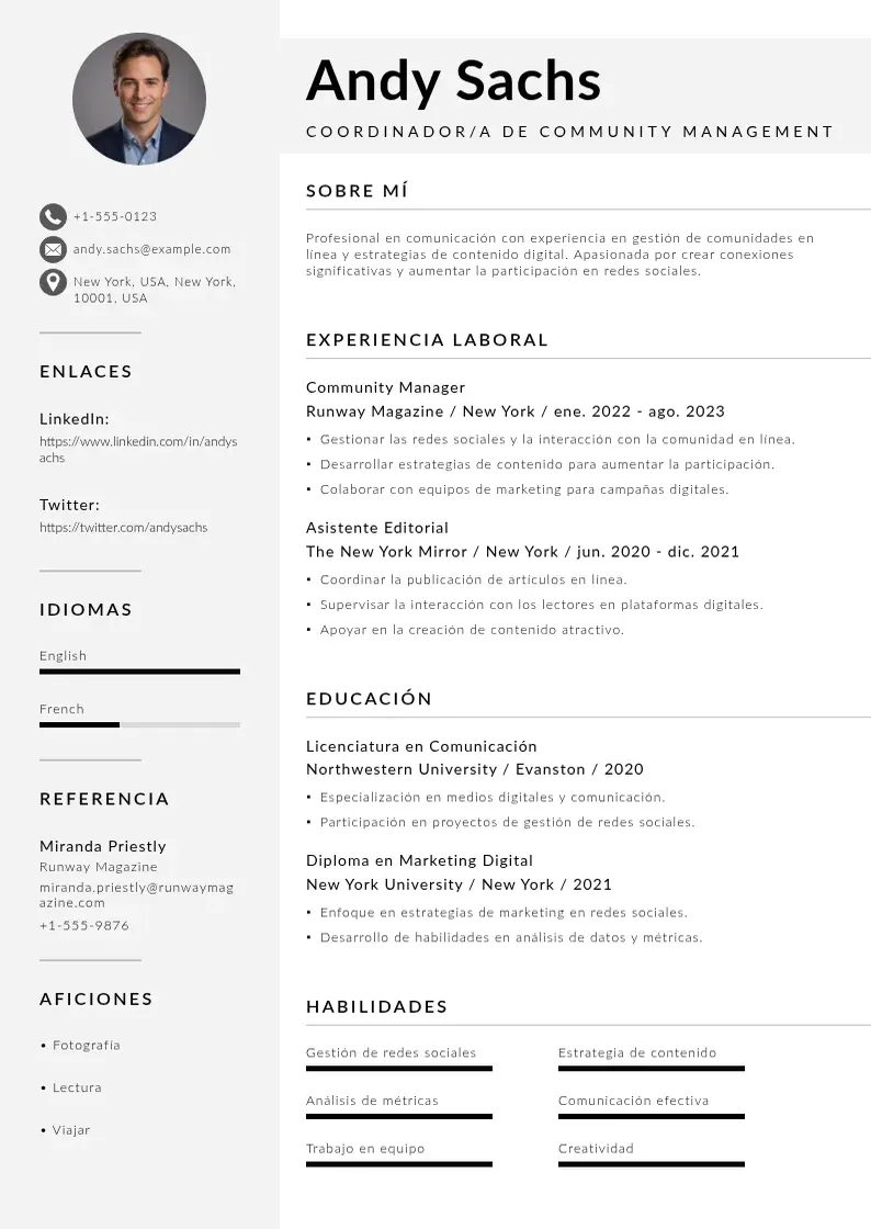 two column coordinadora-de-community-management resume example