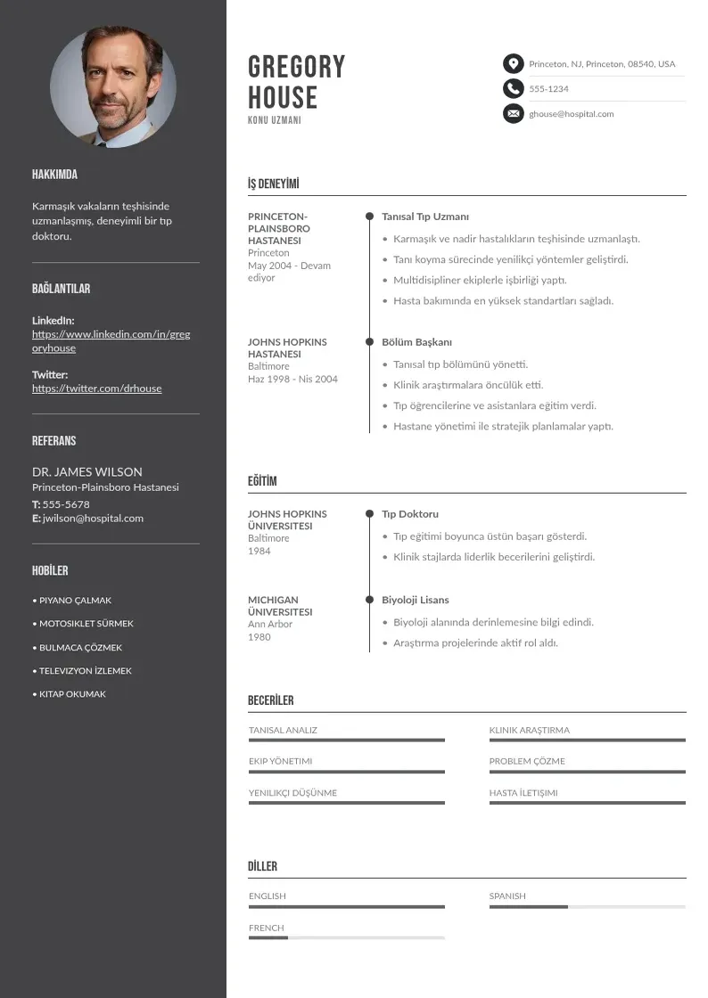 Divu kolonnu Konu uzmanı  CV piemērs
