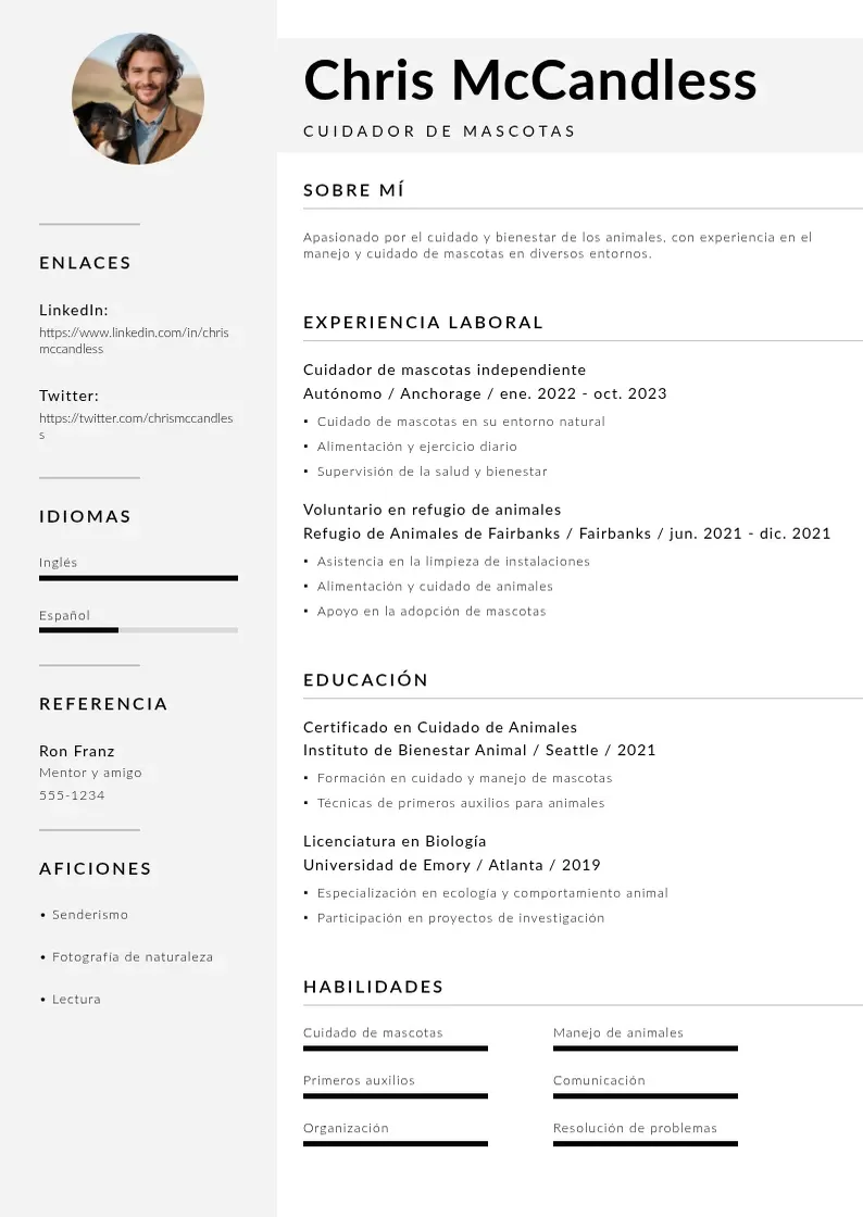 two column cv-cuidador-de-mascotas resume example