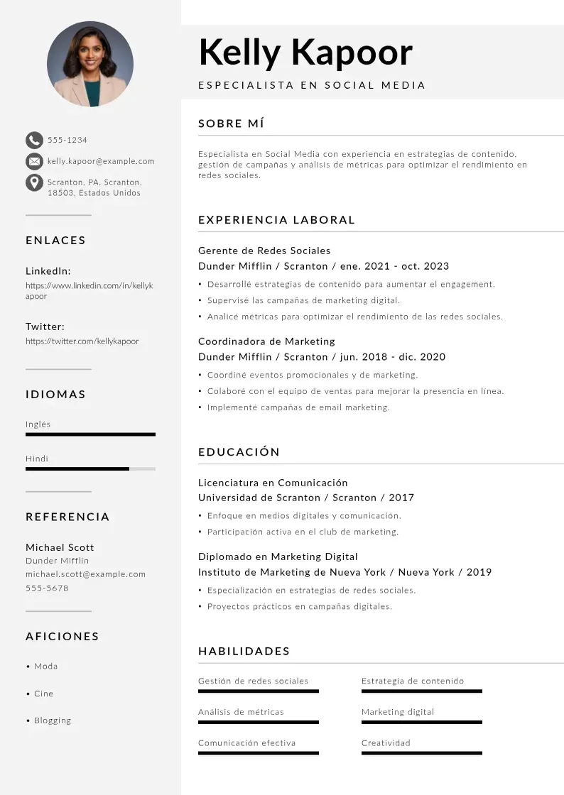 two column especialista-en-social-media resume example