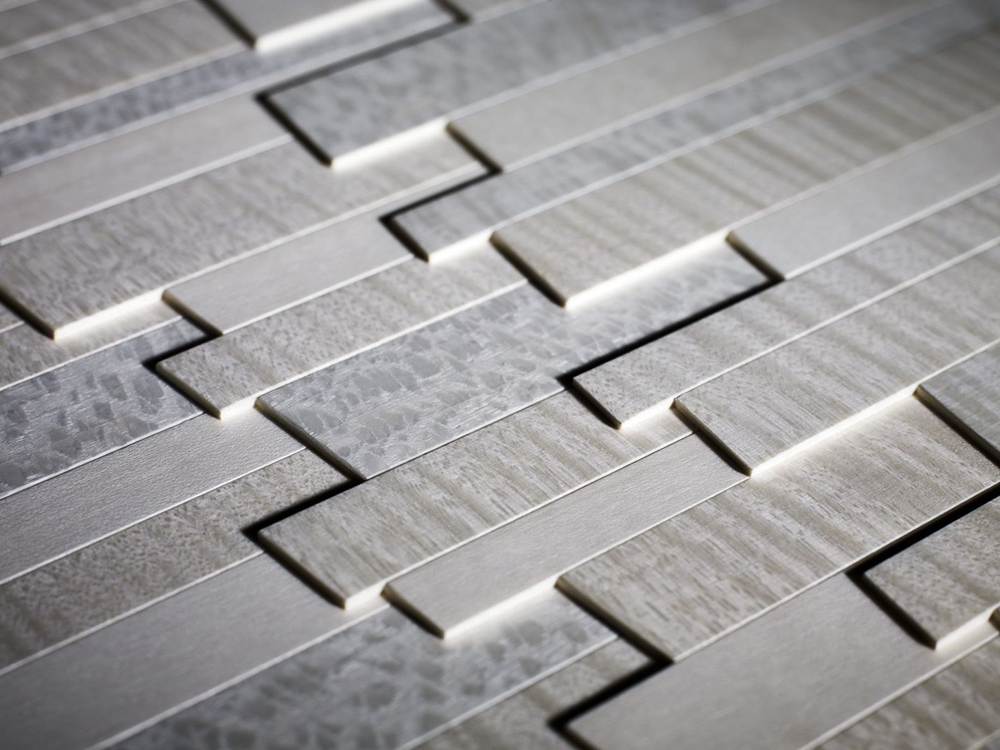 Oak Shingle Water Fall Back Close Up