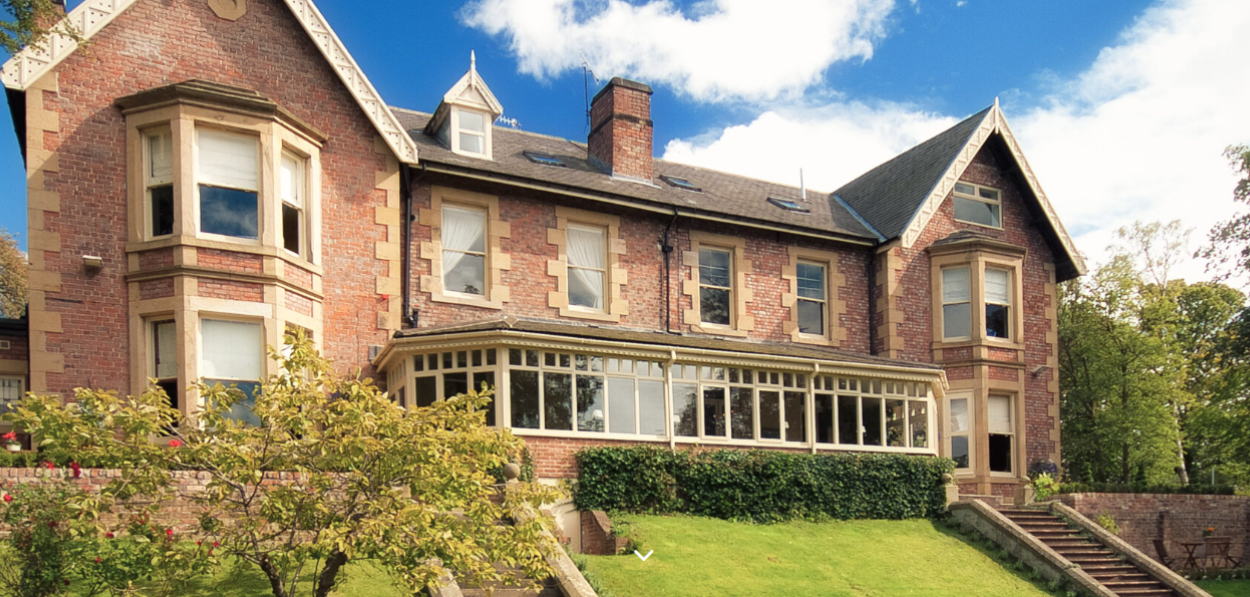 The Mussel Club x Eslington Villa