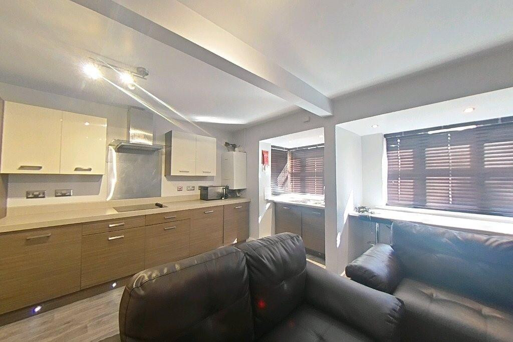 HMO + 1 Bed Flat - University Town