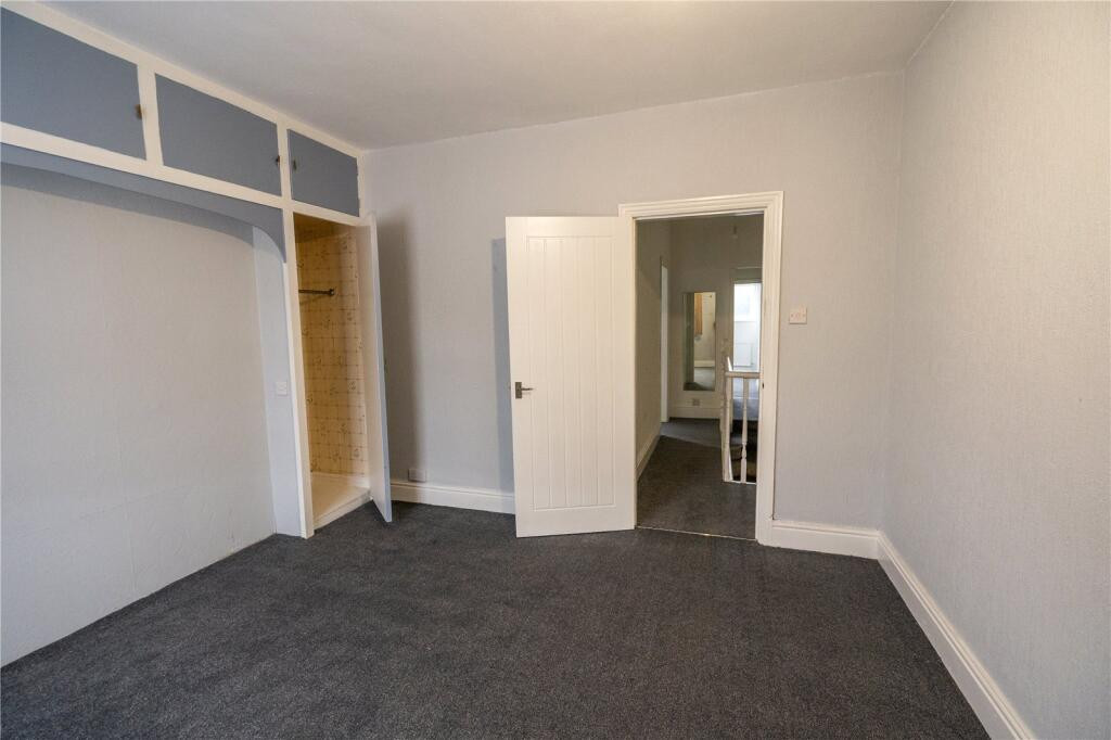Turnkey Opportunity - 2 Studios, 4 En- suite High End HMO - Grimsby