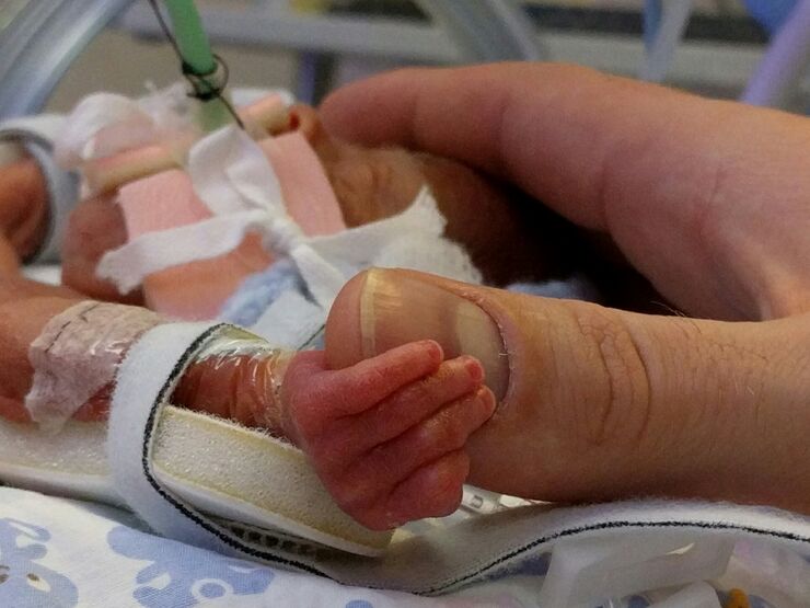 Nicki, Henry And Archie's Story Hero