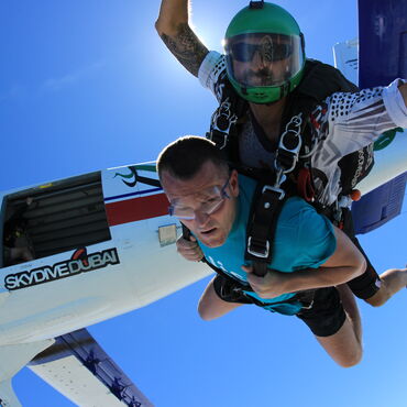 Supporter doing a tandem skydive