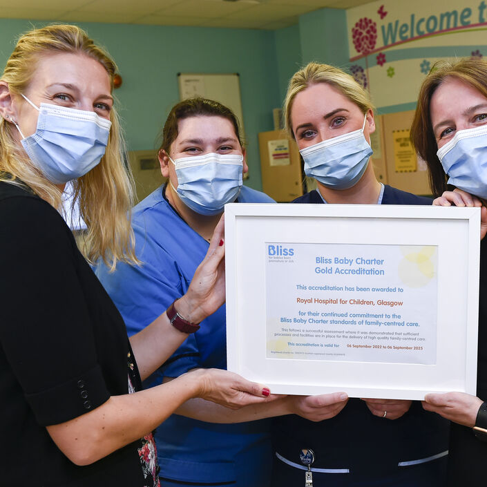 Maree Todd, Charis Clemson and staff from the RHC neonatal unit