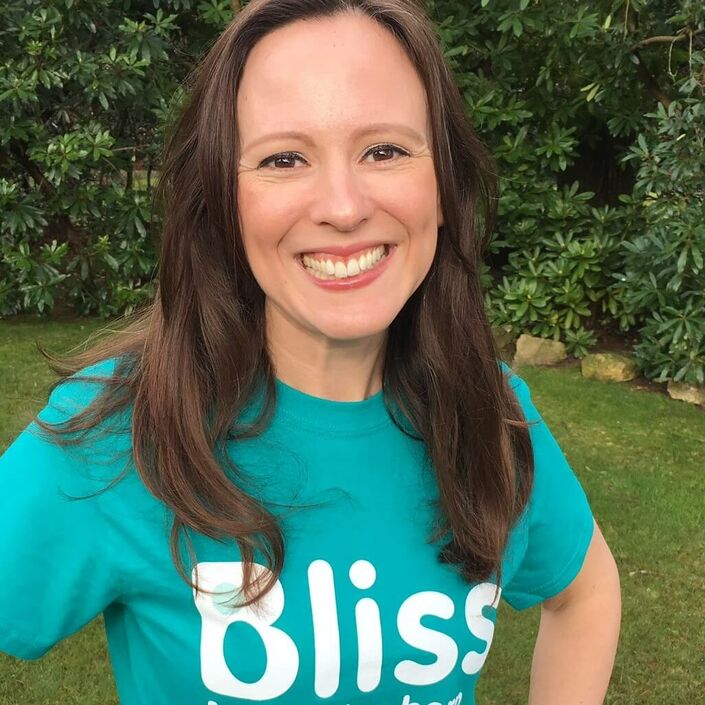 Lady Sarra Hoy wearing a teal Bliss t-shirt