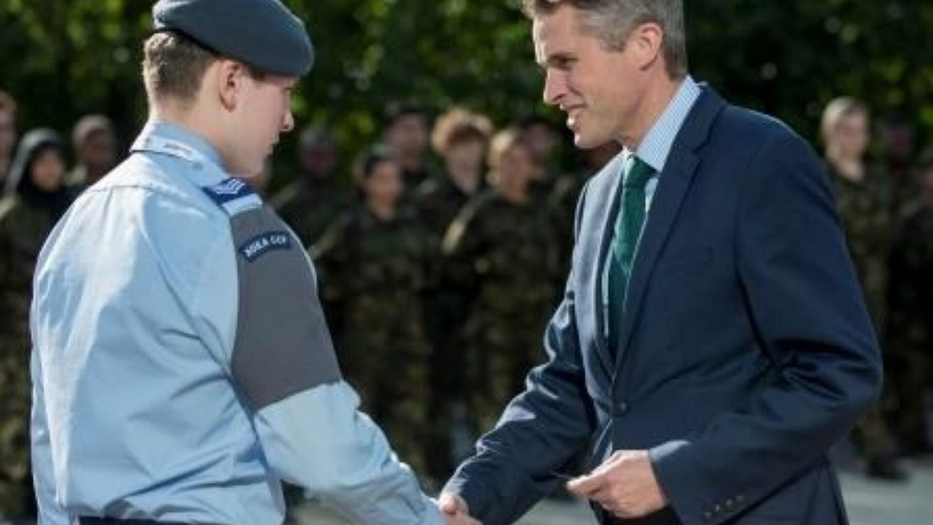 APOWAL 2018 030 DEFENCE SECRETARY CADETS VISIT 342 compressed