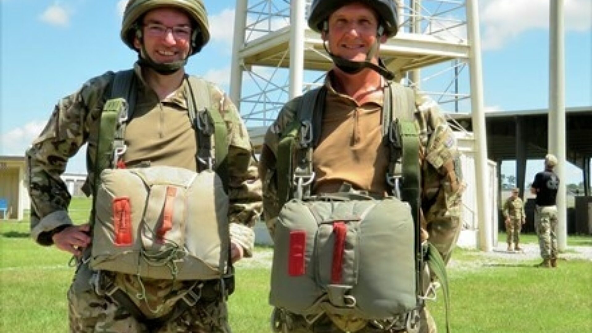 Lt Col Godfrey and Maj Pooley read to jump from the 34ft towers small 1