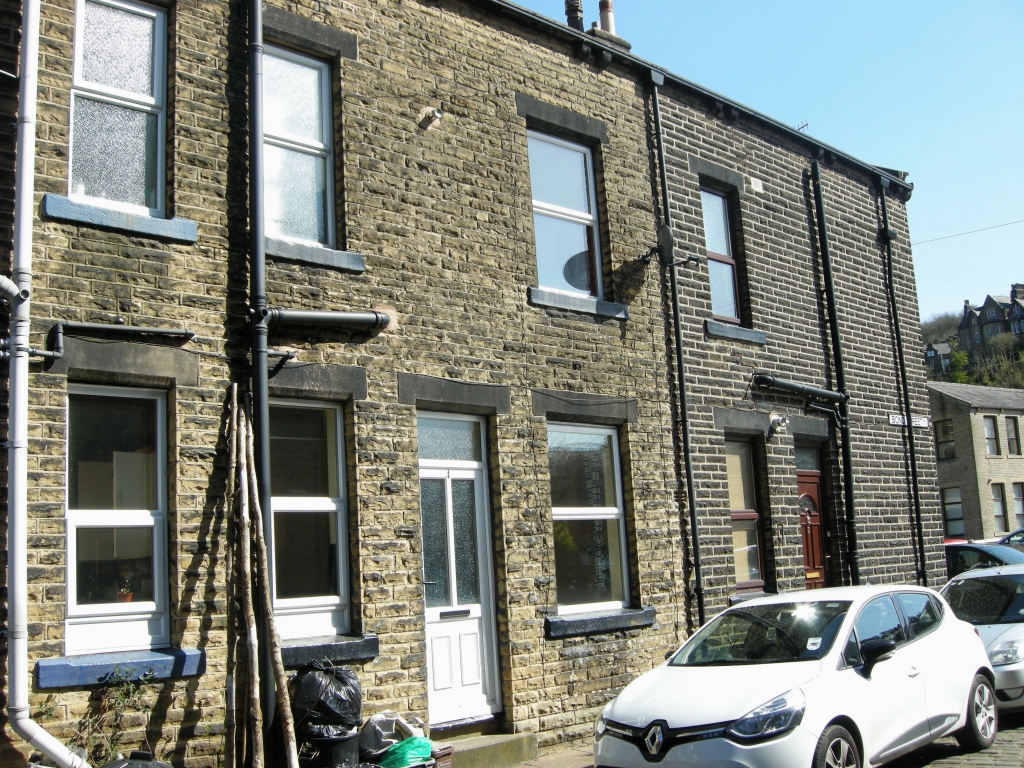 2 bedroom mid terraced house Let Agreed in Hebden Bridge - Photograph 1
