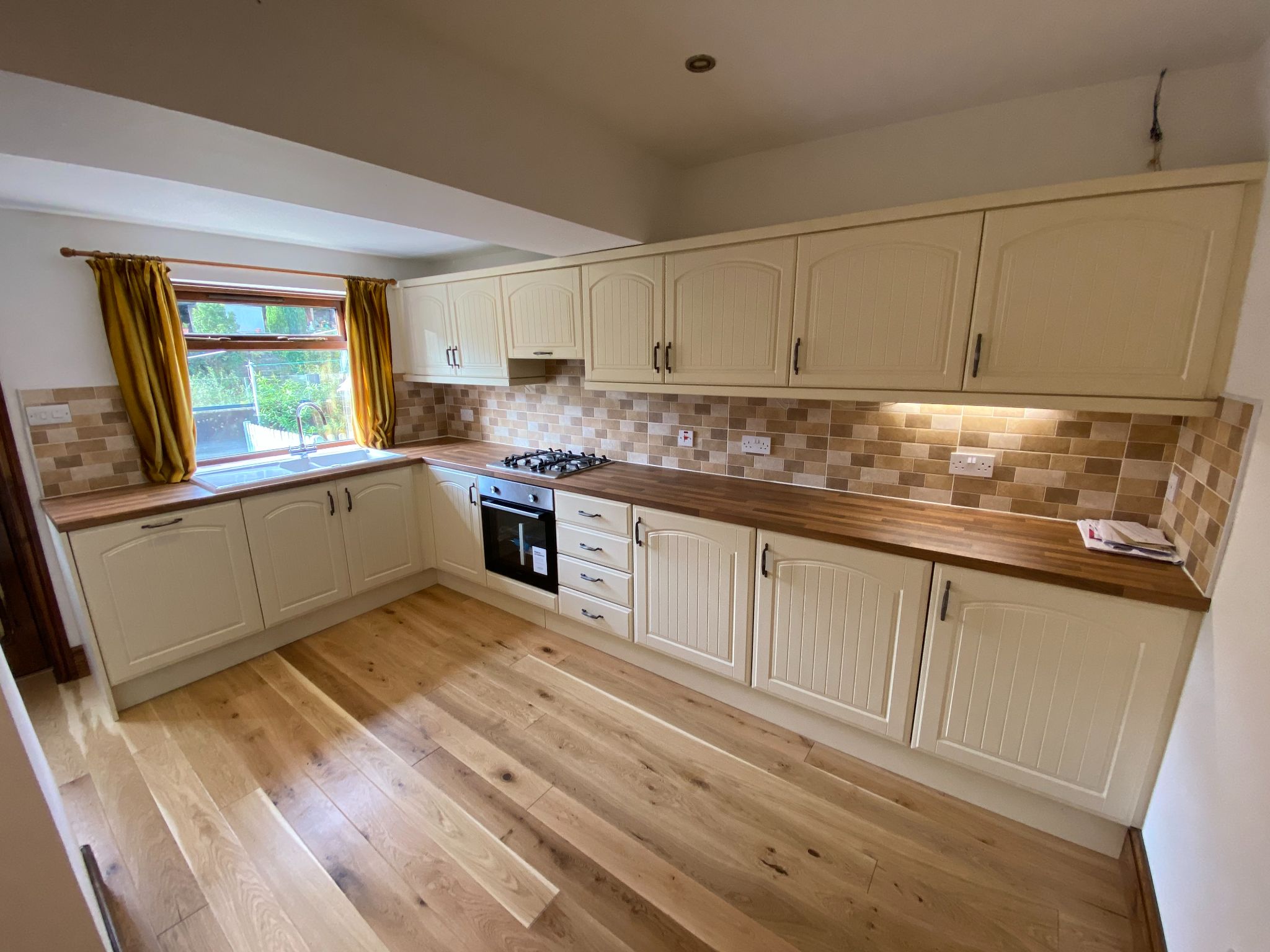2 bedroom mid terraced house Let Agreed in Mytholmroyd - Photograph 4