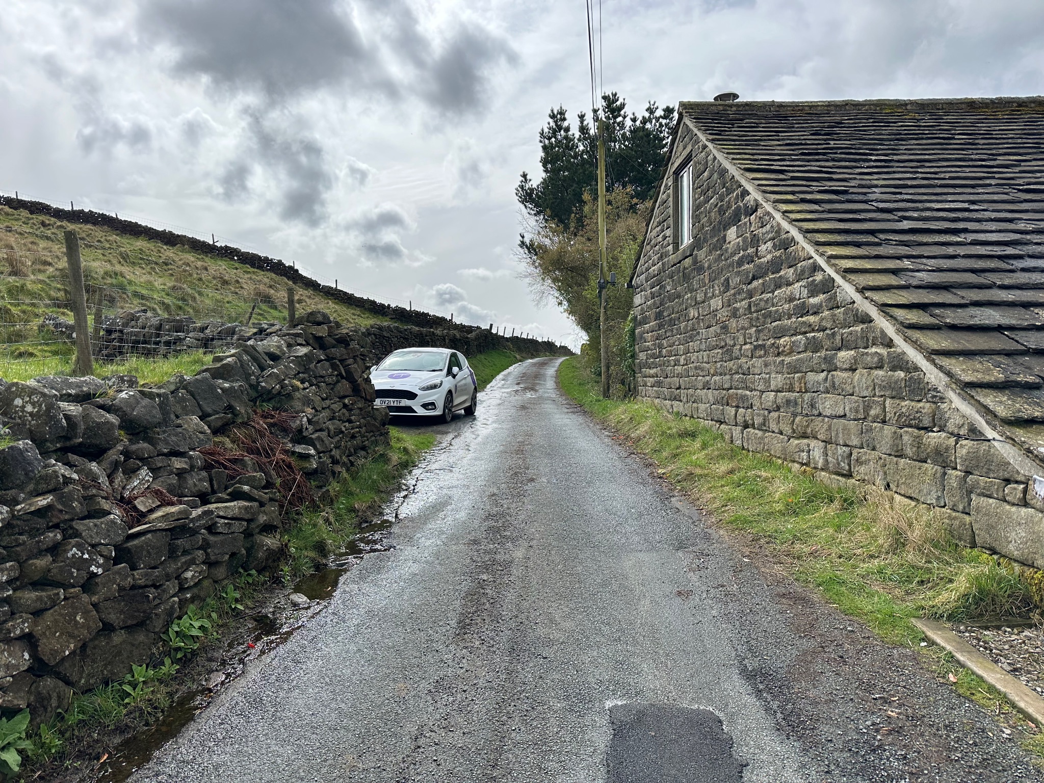 1 bedroom barn conversion house To Let in Hebden Bridge - Photograph 14.