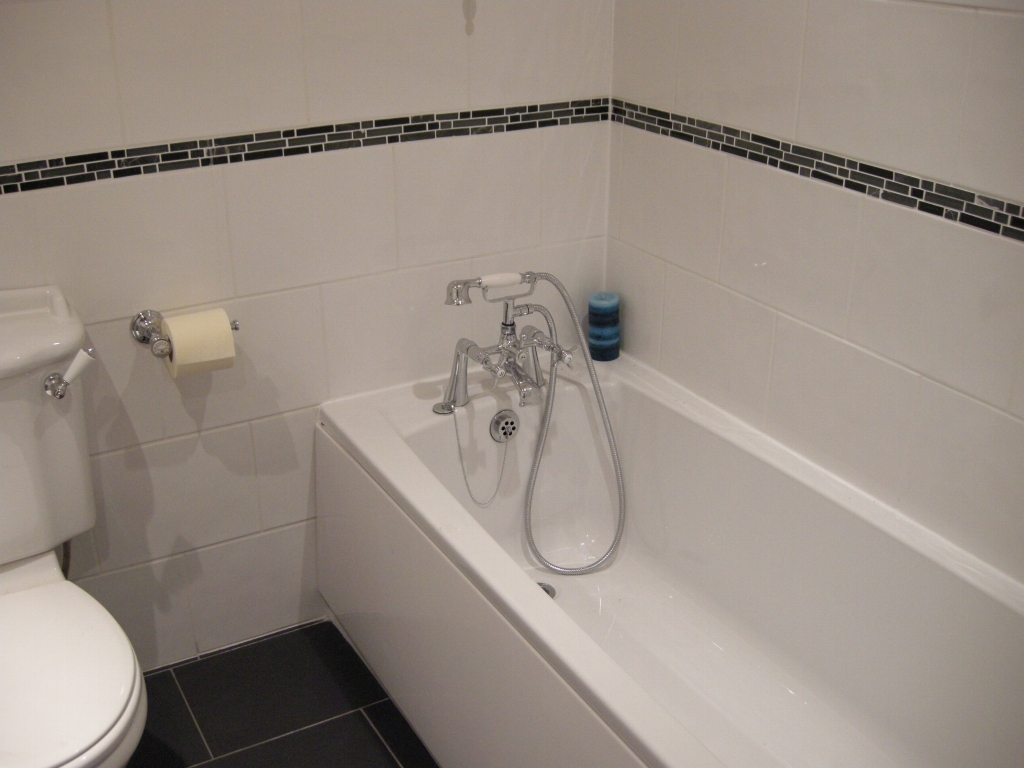 2 bedroom end terraced house Let Agreed in Sowerby Bridge - Photograph 6