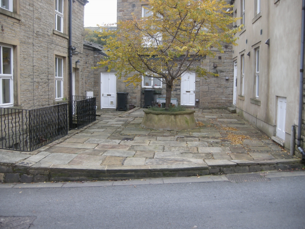 2 bedroom end terraced house Let Agreed in Sowerby Bridge - Photograph 11