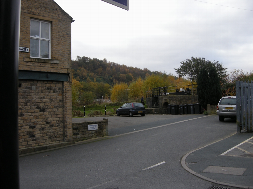 2 bedroom end terraced house Let Agreed in Sowerby Bridge - Photograph 12