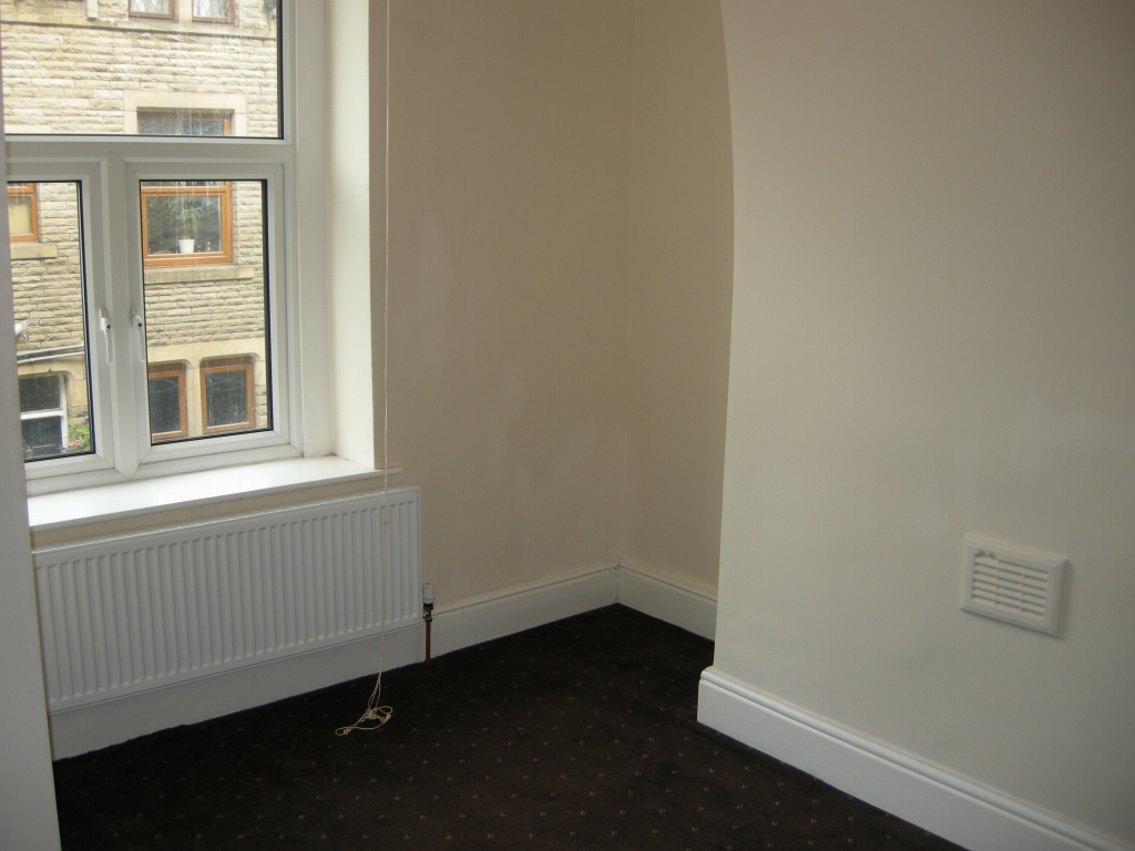 2 bedroom mid terraced house To Let in Hebden Bridge - Photograph 5.