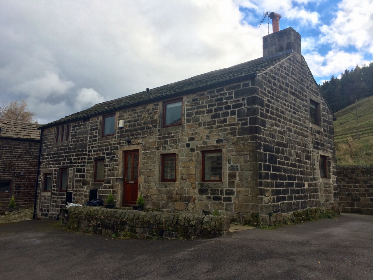 3 bedroom barn conversion house Let Agreed in Hebden Bridge - Photograph 1