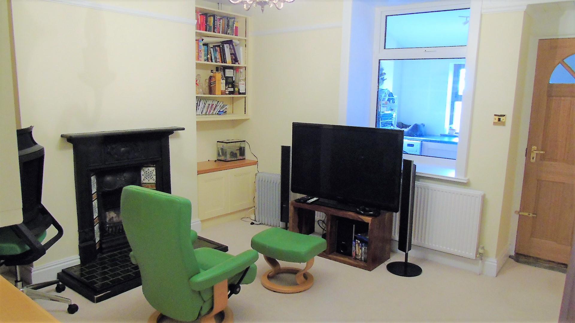 5 bedroom detached house For Sale in Todmorden - Photograph 8