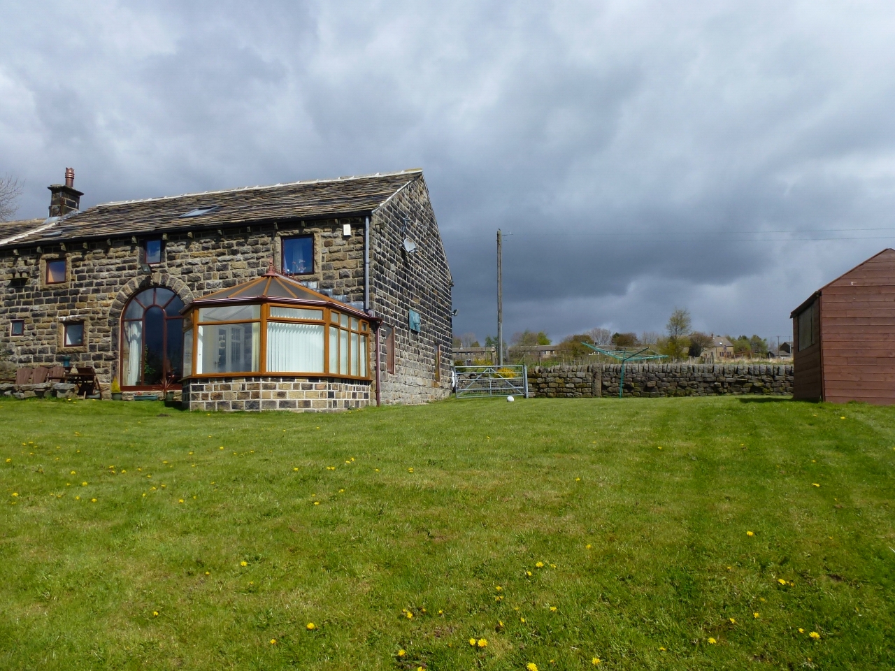 5 bedroom barn conversion house For Sale in Hebden Bridge - 2