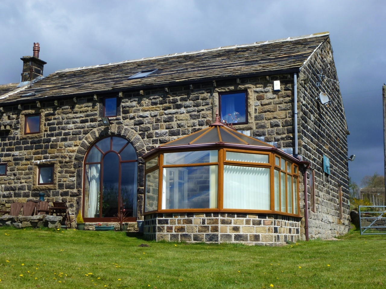 5 bedroom barn conversion house For Sale in Hebden Bridge - 1