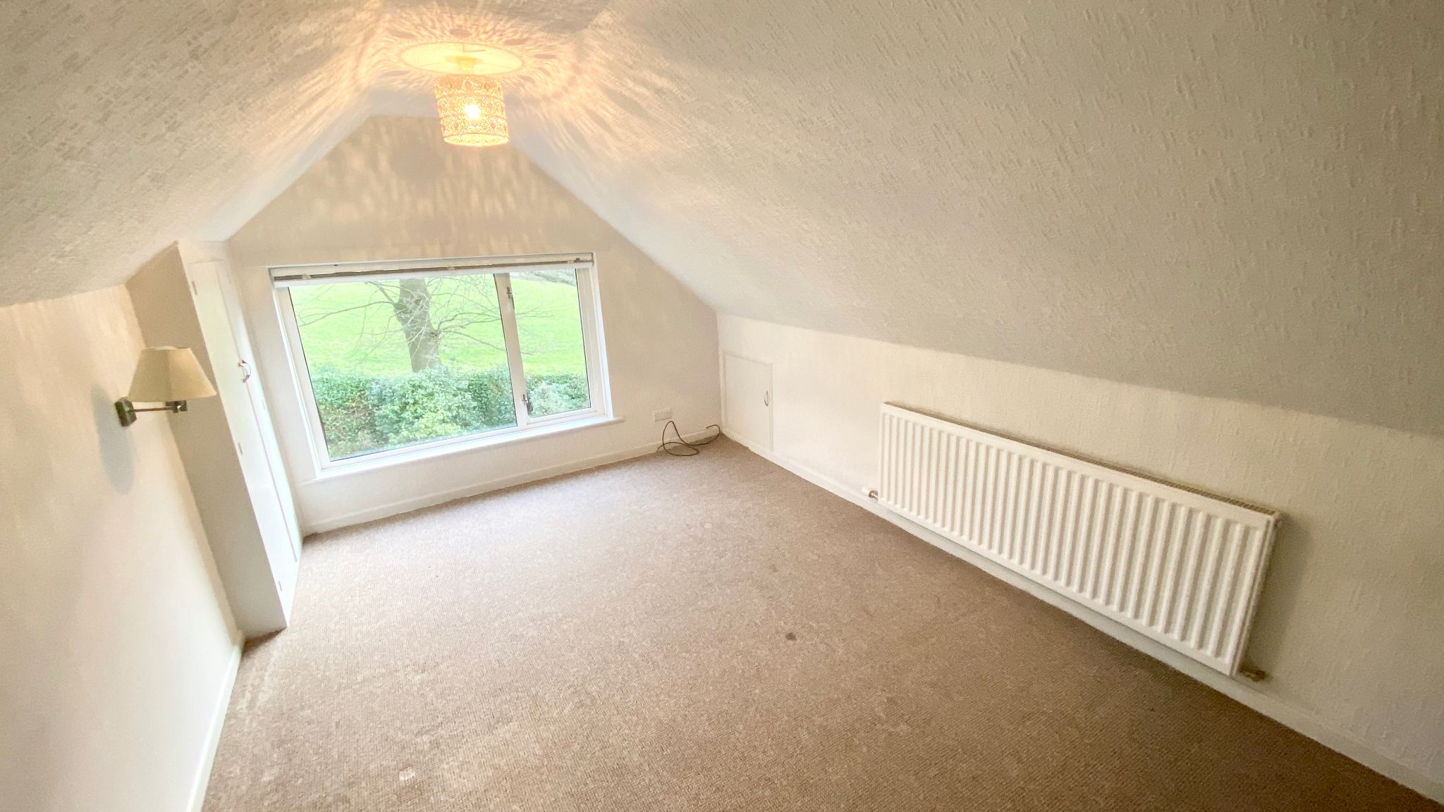 3 bedroom detached bungalow To Let in Mytholmroyd - Photograph 10