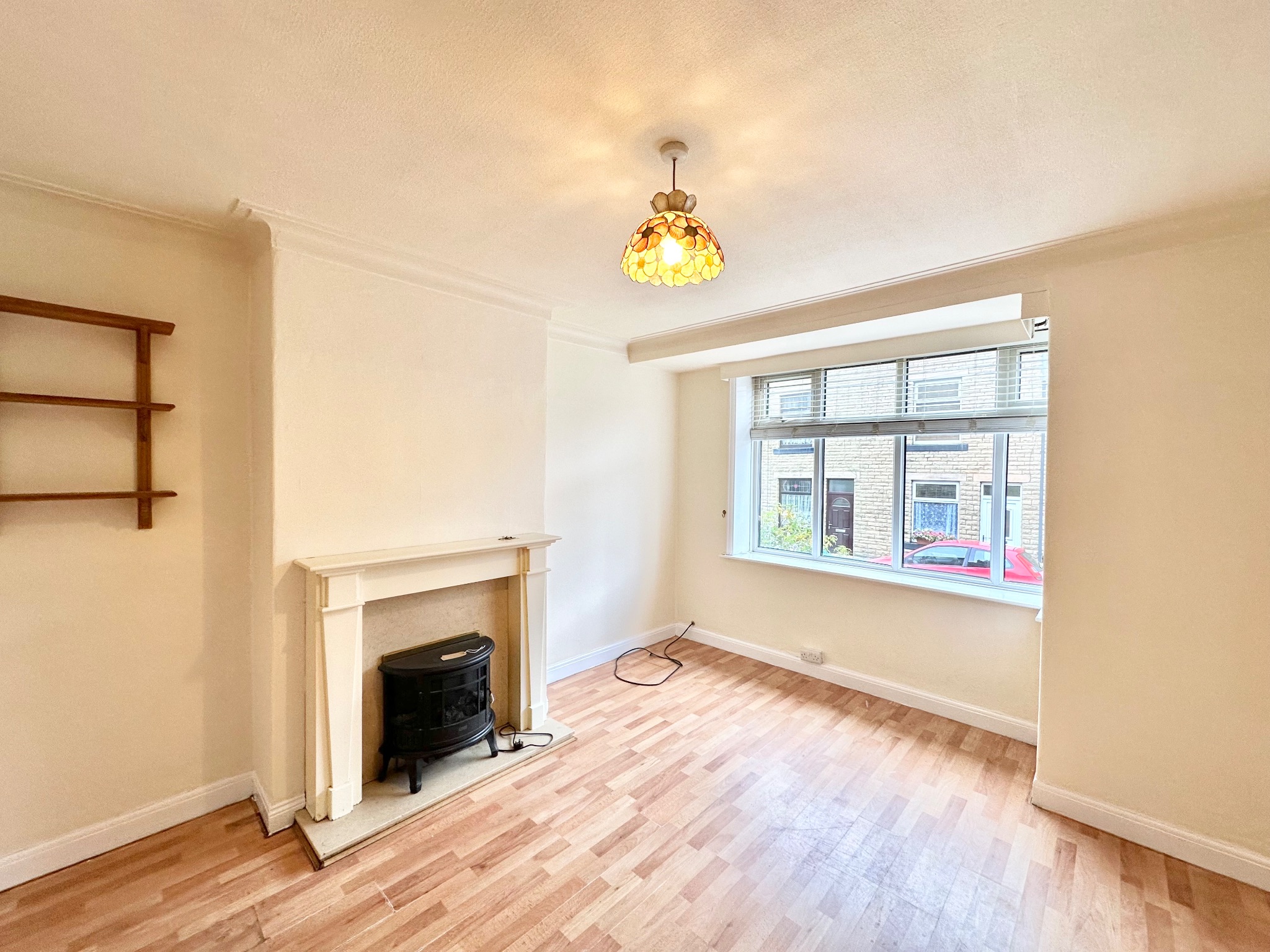 3 bedroom semi-detached house To Let in Todmorden - Property photograph.