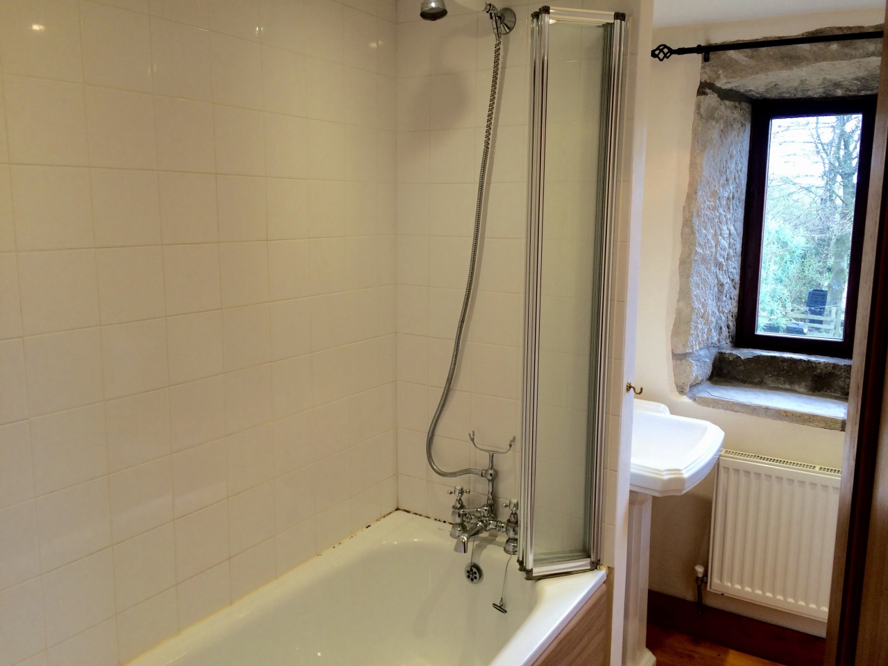 2 bedroom mid terraced house Let Agreed in Heptonstall - Photograph 8