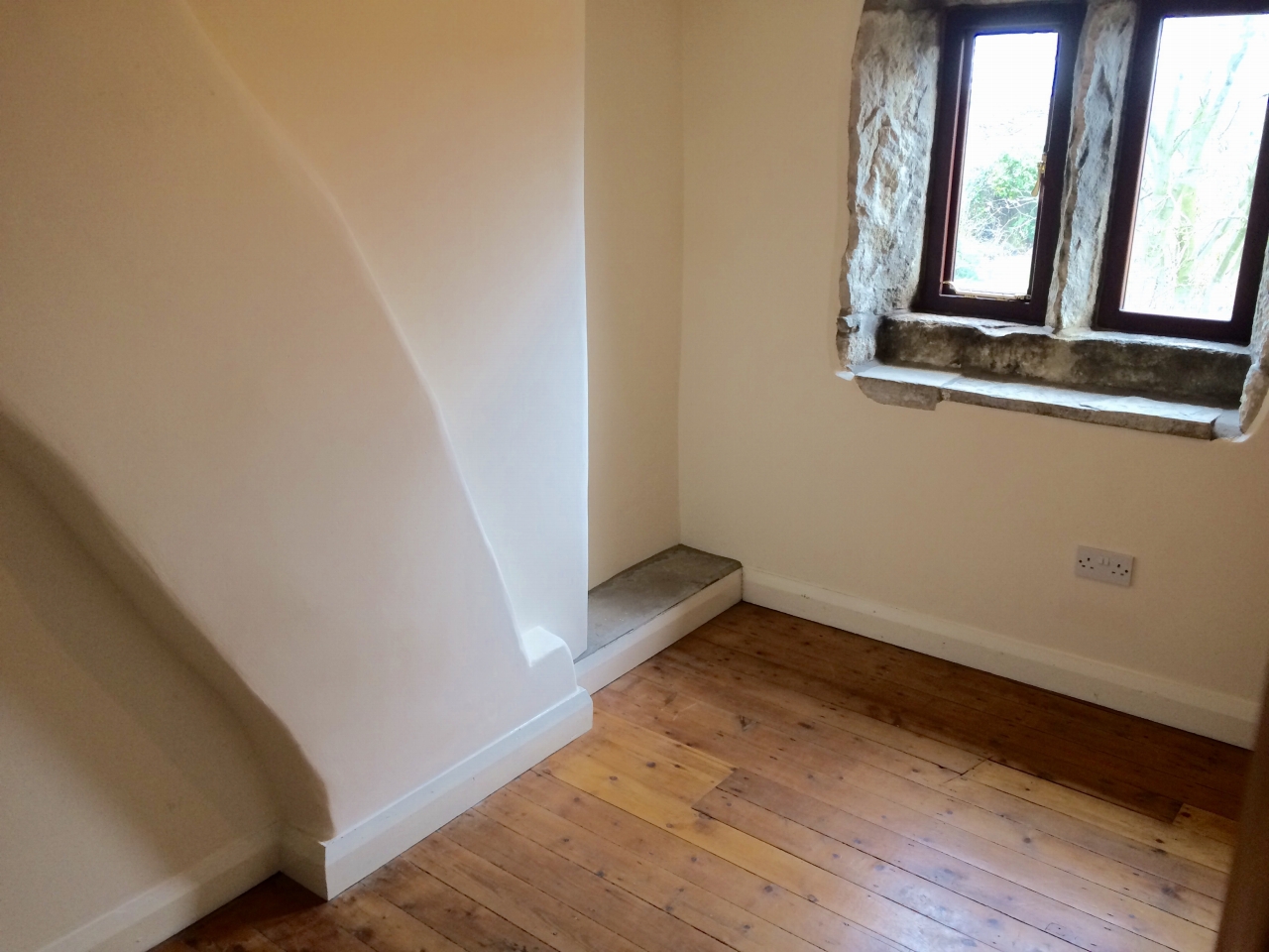 2 bedroom mid terraced house Let Agreed in Heptonstall - Photograph 9