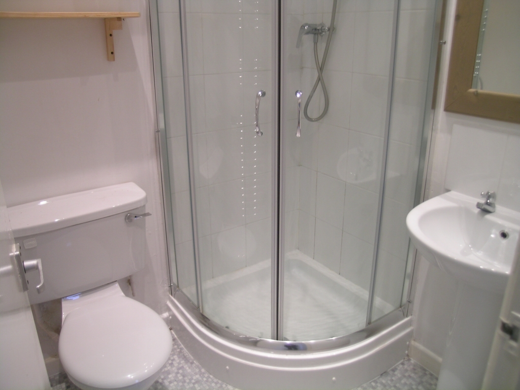 2 bedroom detached bungalow To Let in Hebden Bridge - Photograph 6.