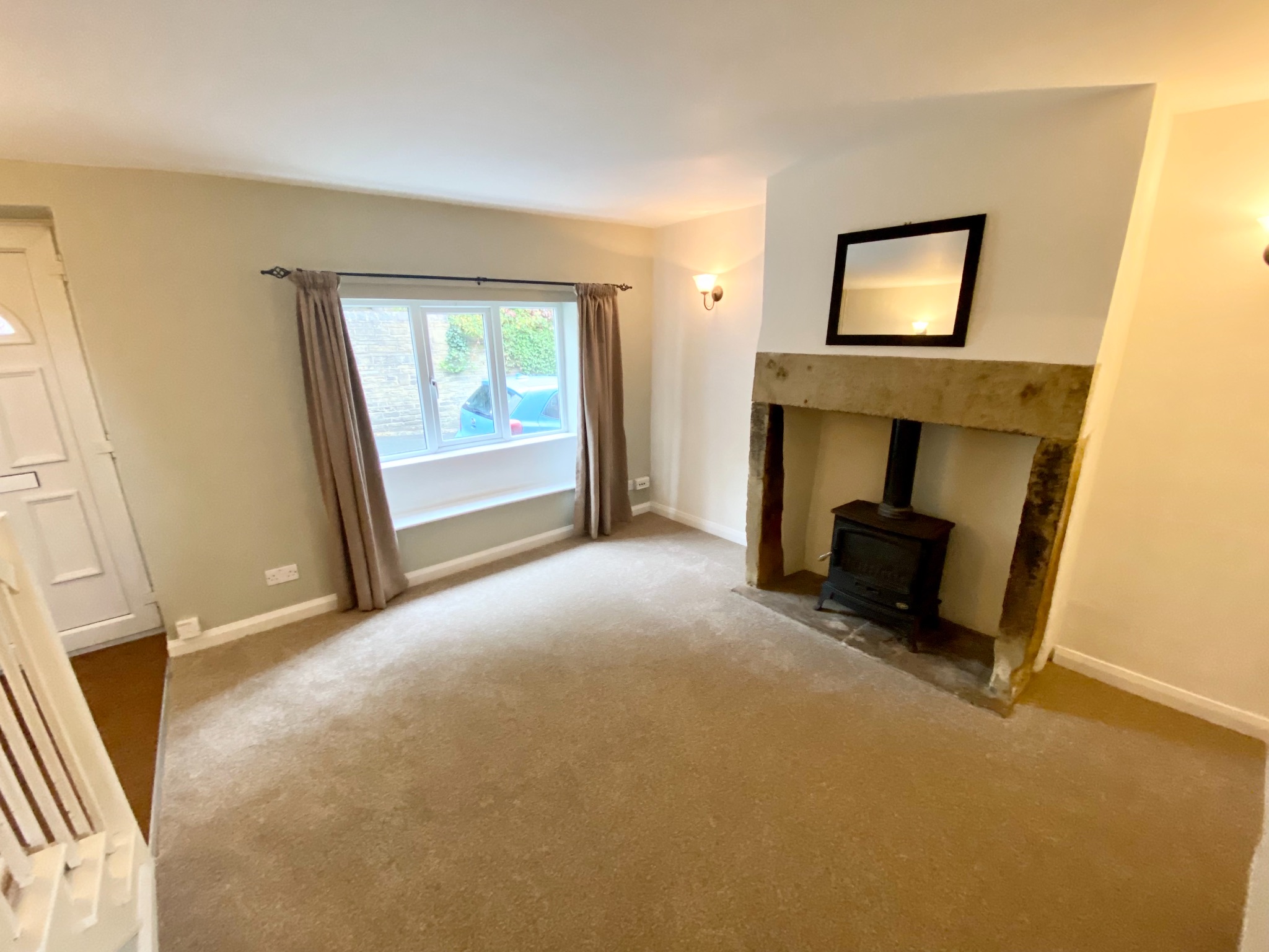 1 bedroom end terraced house To Let in Warley - Photograph 3