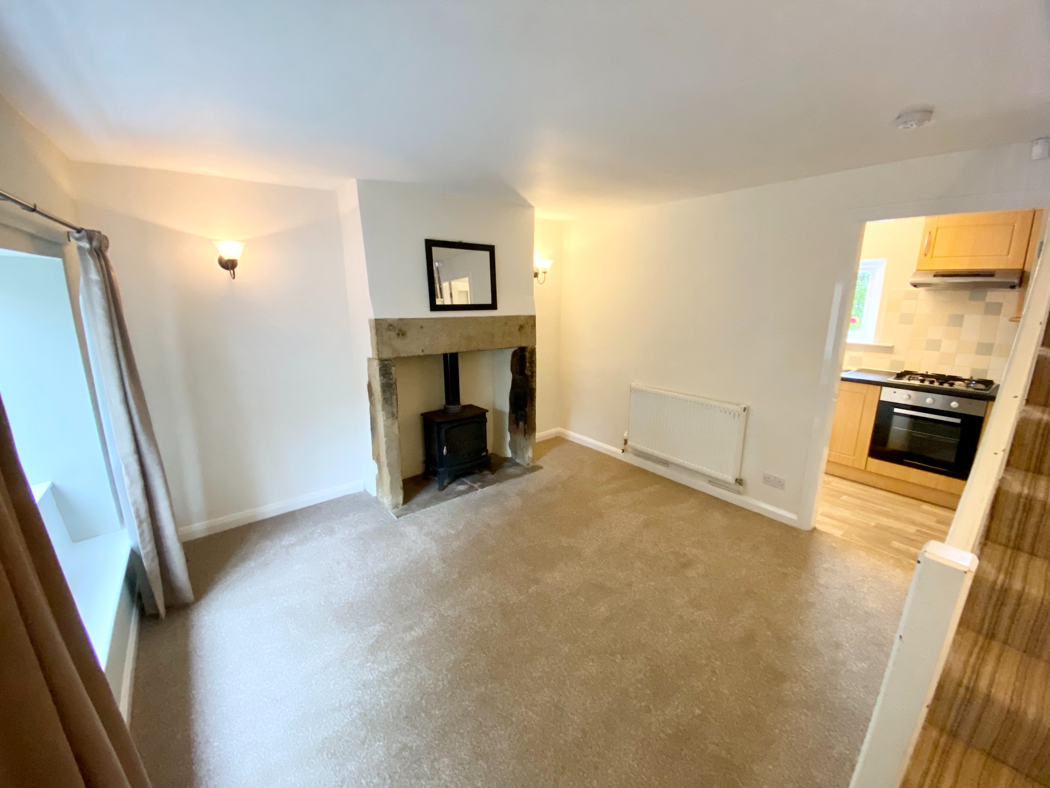 1 bedroom end terraced house To Let in Warley - Photograph 2