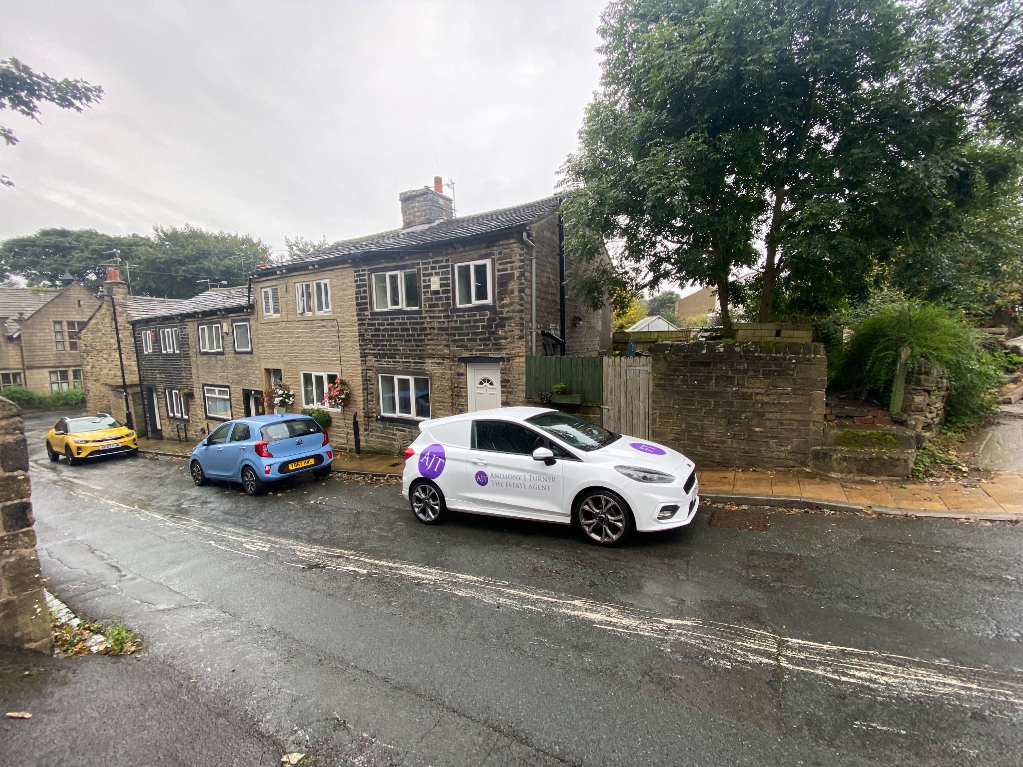 1 bedroom end terraced house To Let in Warley - Photograph 5