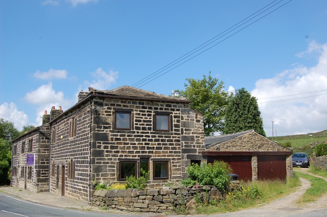 5 bedroom semi-detached house To Let in Hebden Bridge - Photograph 1