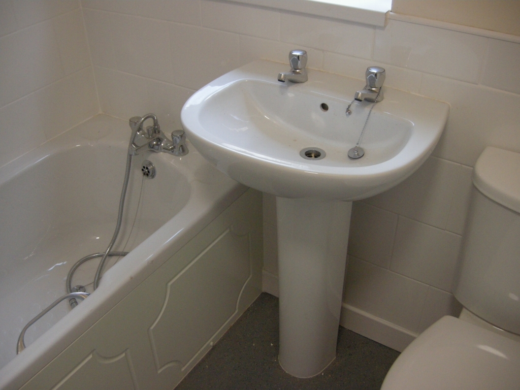 3 bedroom end terraced house Let Agreed in Hebden Bridge - Photograph 5