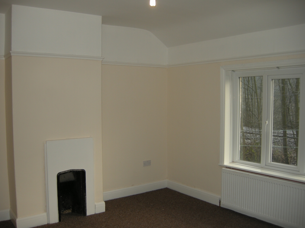 3 bedroom end terraced house Let Agreed in Hebden Bridge - Photograph 6