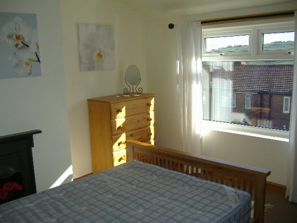 2 bedroom mid terraced house To Let in Sowerby Bridge - Photograph 4