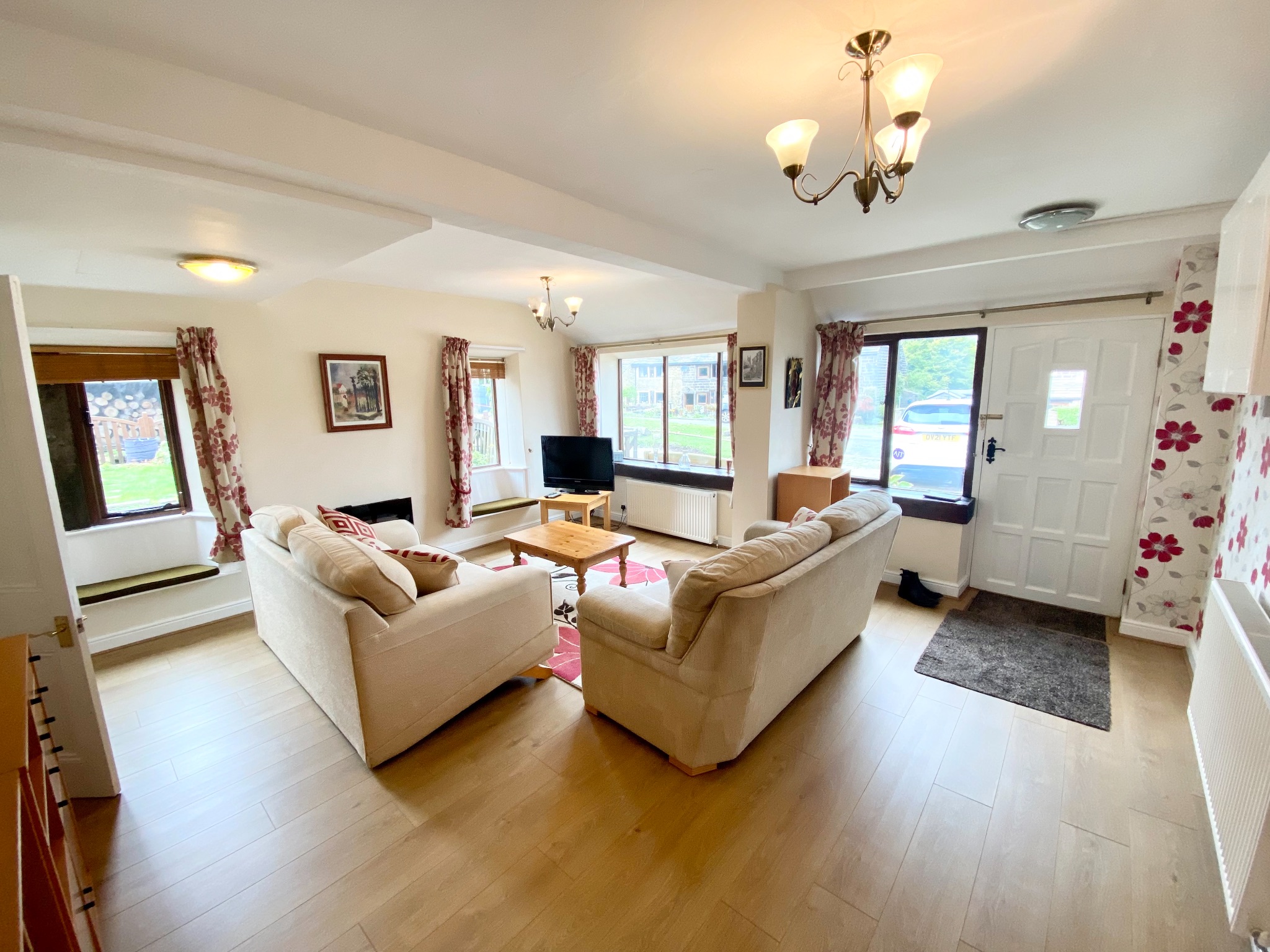 2 bedroom cottage house Let Agreed in Hebden Bridge - Photograph 3
