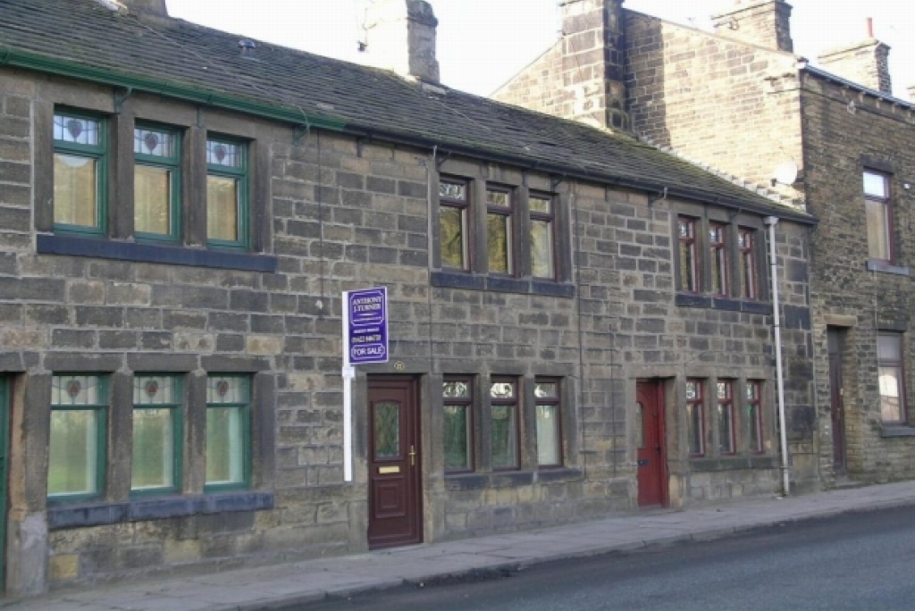 2 bedroom mid terraced house For Sale in Hebden Bridge - Photograph 1