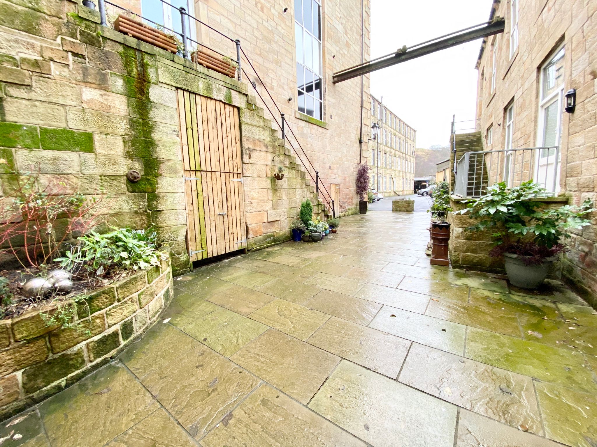 2 bedroom apartment flat/apartment Let Agreed in Walsden - Photograph 10