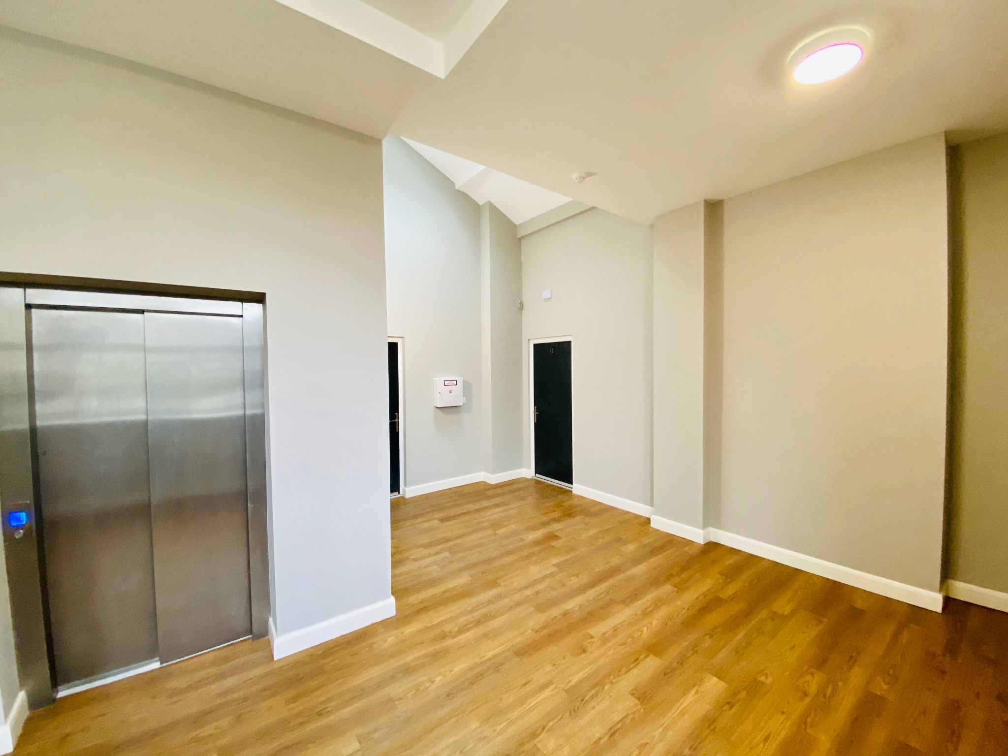 2 bedroom apartment flat/apartment Let Agreed in Walsden - Photograph 7