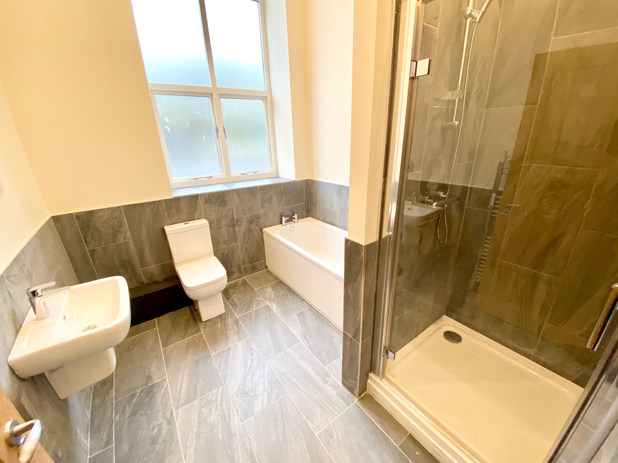2 bedroom apartment flat/apartment Let Agreed in Walsden - Photograph 1
